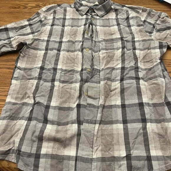 Woolrich Men’s Plaid Casual Short Sleeve Button Down Shirt Large - Picture 1 of 4